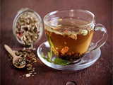 Người mất ngủ nên uống trà gì? Gợi ý trà thảo mộc giúp ngủ ngon cực kì hiệu quả - F&B TEA
